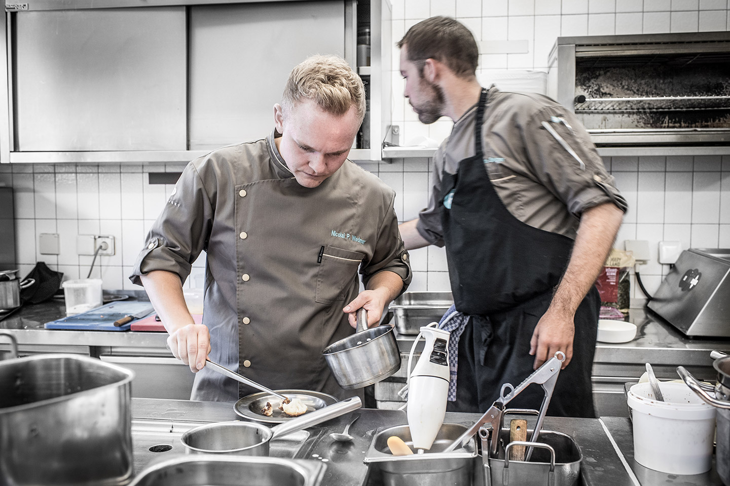 Nicolai P. Wiedmer, Küchenchef im Restaurant Eckert, ist einer der jüngsten Sterneköche. Ein Interview.