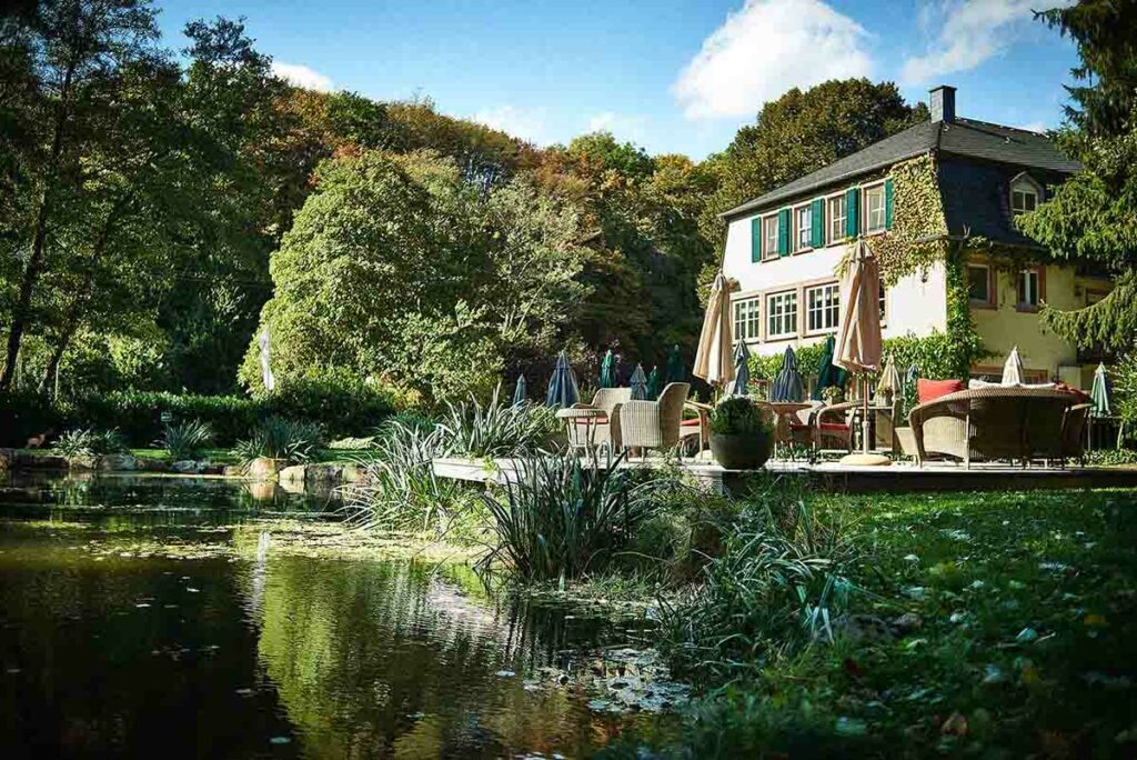 Rüssels Landhaus am See in Naurath Wald